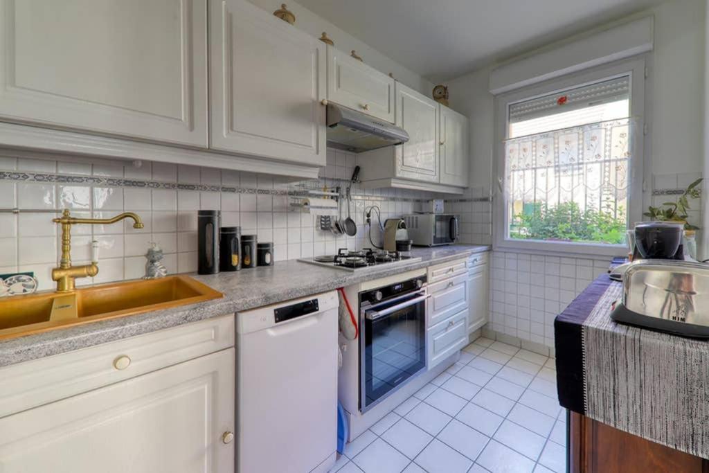 Amilly Park 6 Personnes 2 Chambres Pk Prive En Sous Sol Serris Exterior foto